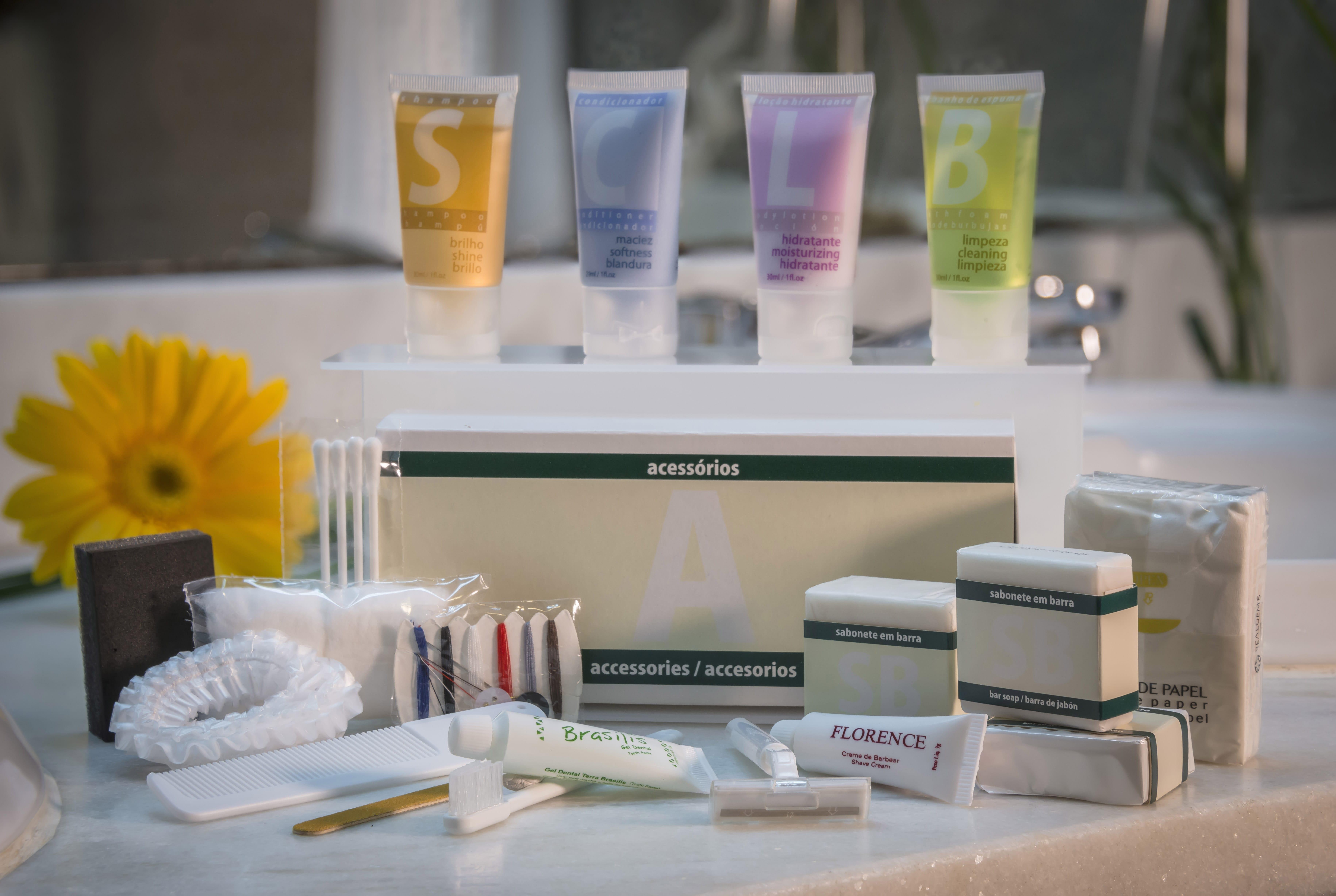 Bourbon Hotel & Suites 库里提巴 外观 照片 A selection of amenities