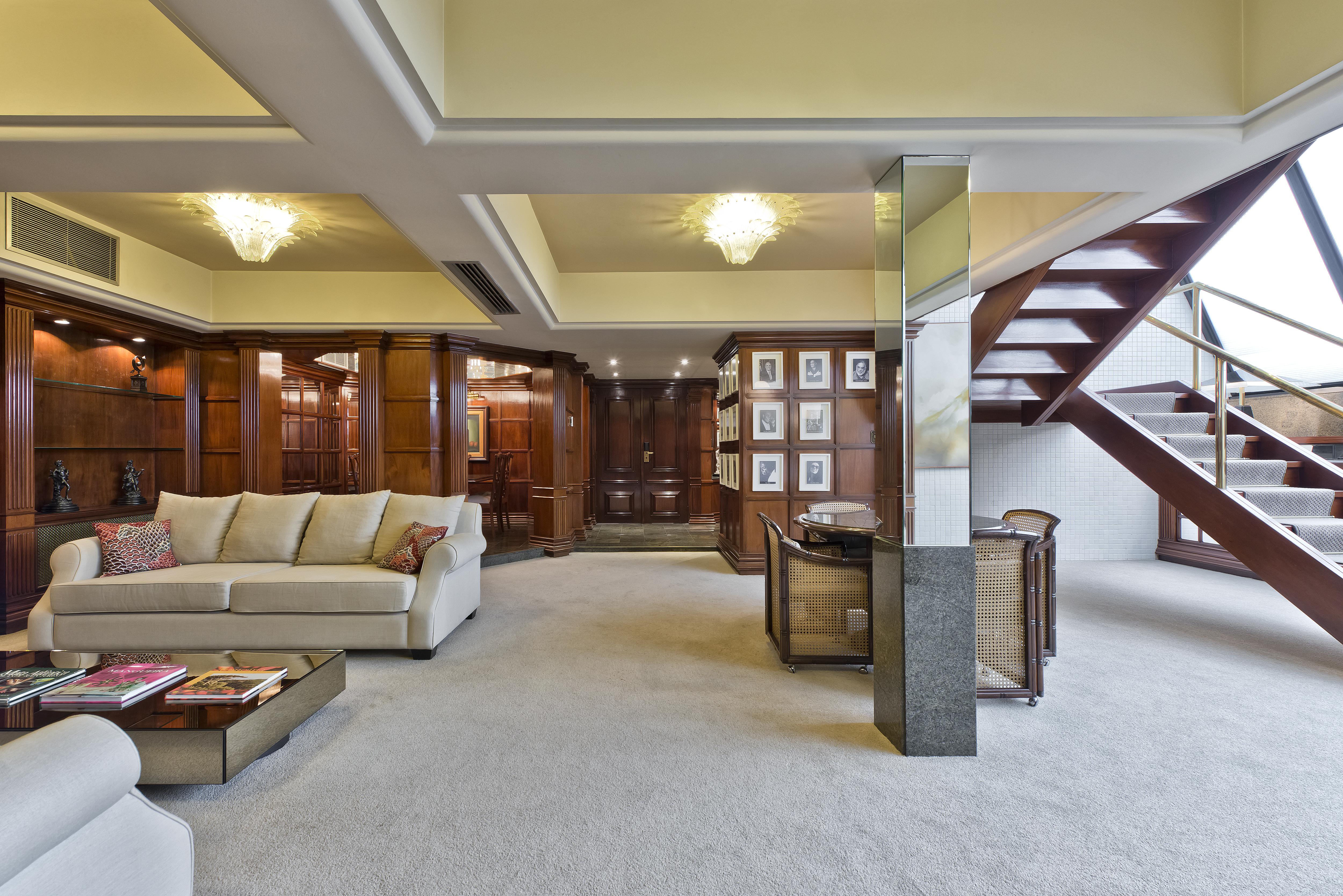 Bourbon Hotel & Suites 库里提巴 外观 照片 The interior of the 1930s house