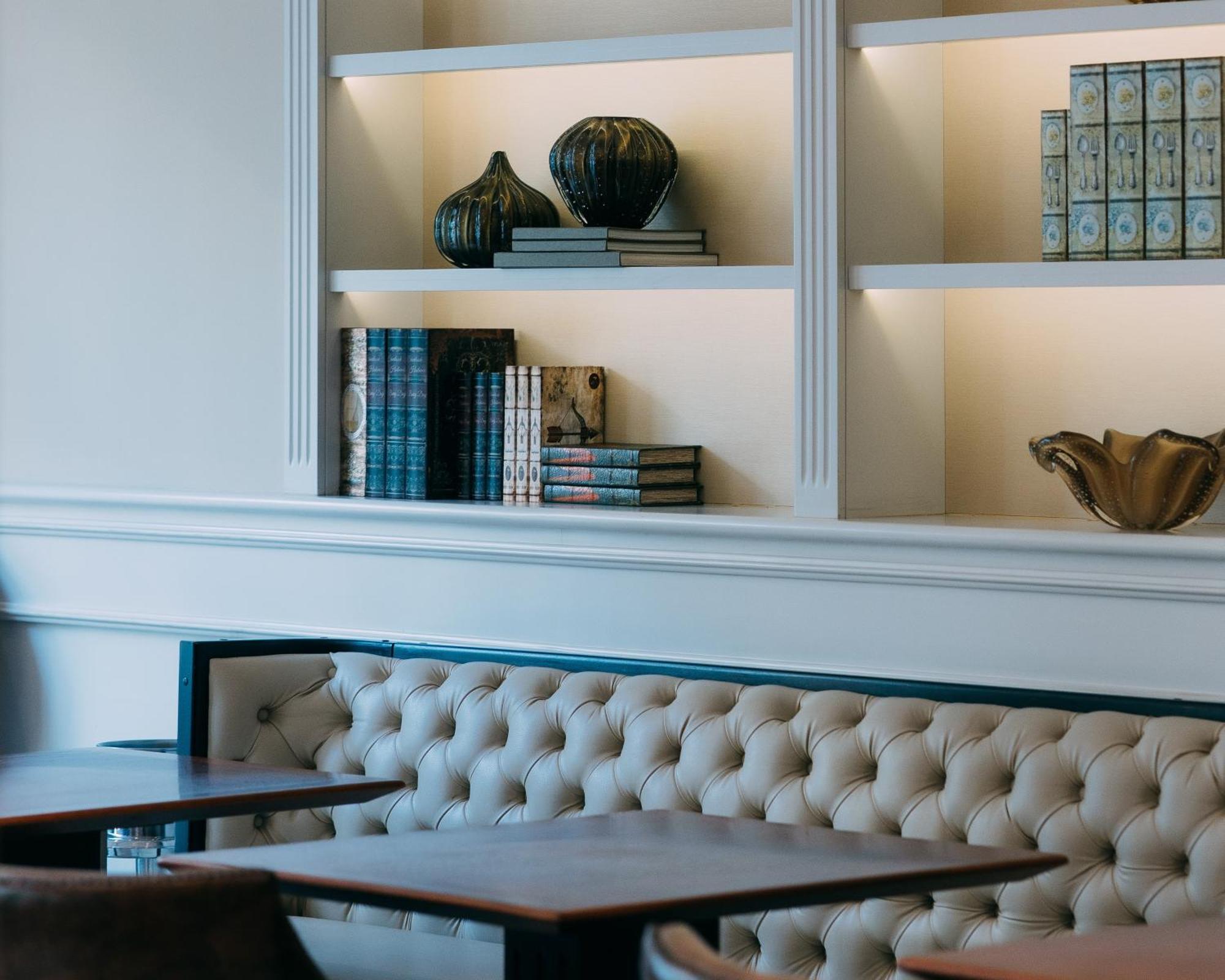 Bourbon Hotel & Suites 库里提巴 外观 照片 The Library at the Ritz-Carlton, Boston