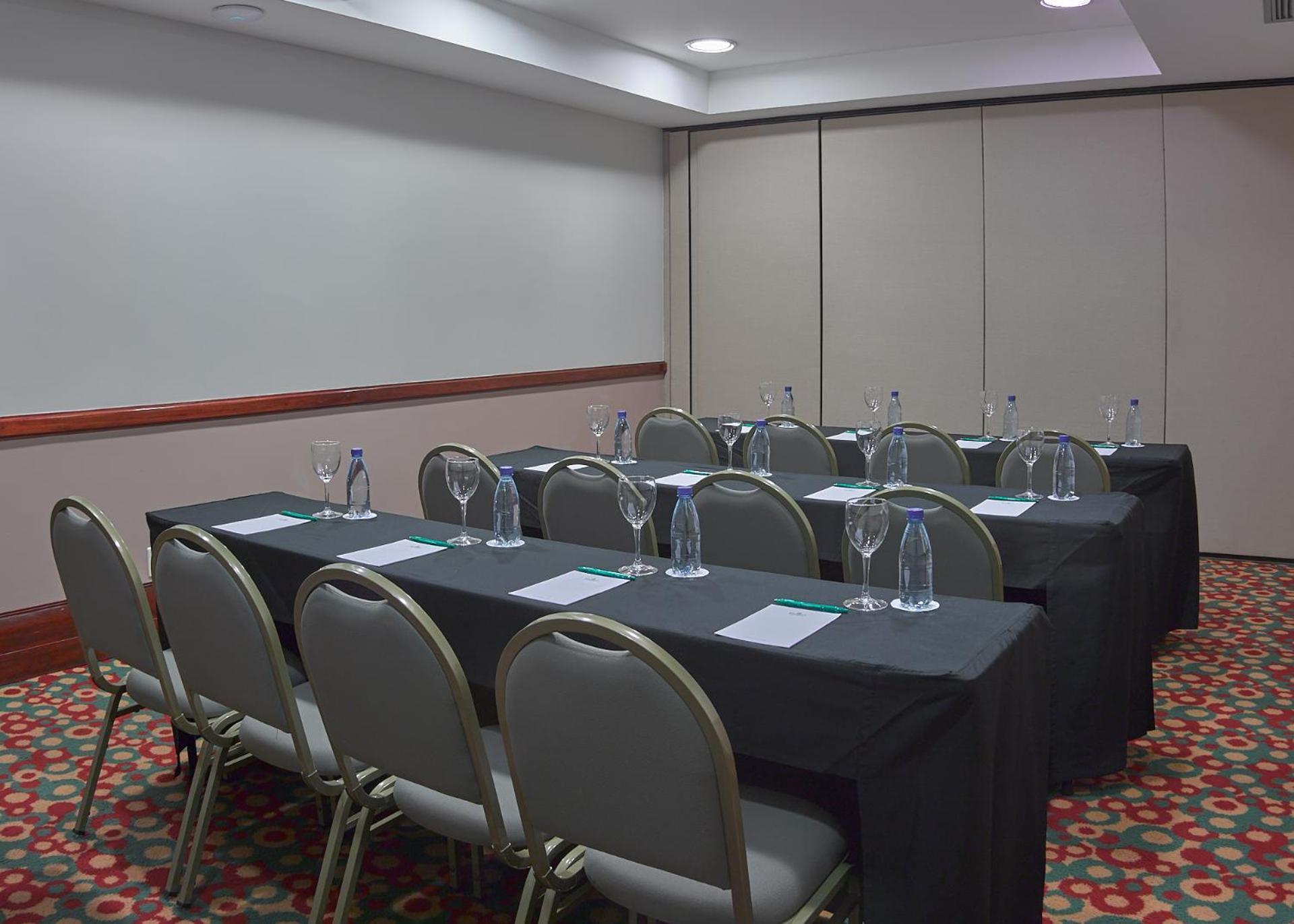 Bourbon Hotel & Suites 库里提巴 外观 照片 Meeting room