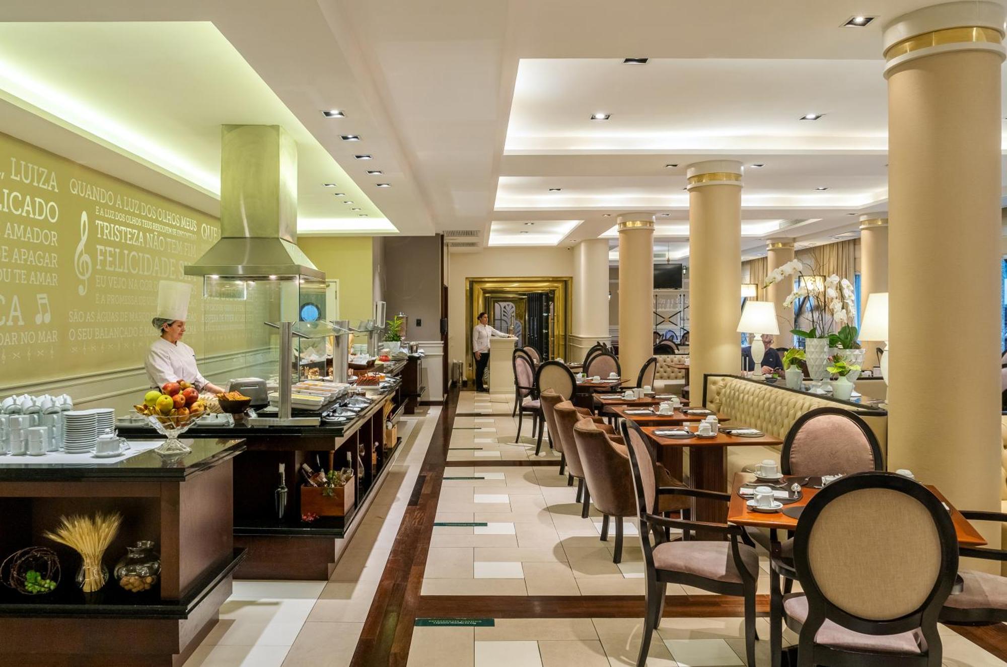 Bourbon Hotel & Suites 库里提巴 外观 照片 Restaurant