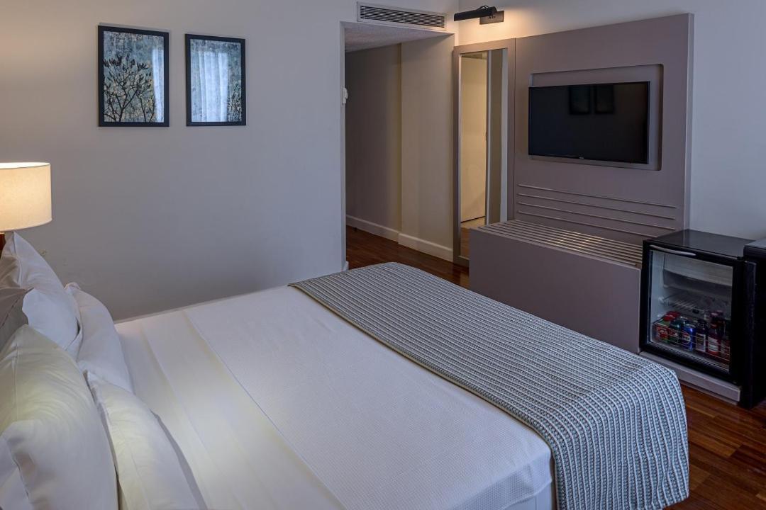 Bourbon Hotel & Suites 库里提巴 外观 照片